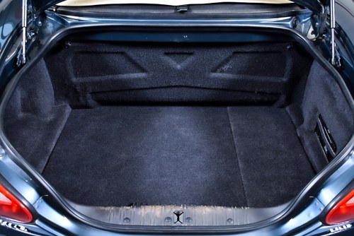 2000 Jaguar XKR Convertible 4.0L V8 à vendre (picture 56 of 103)