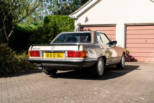 1984 Mercedes-Benz 500SL (R107) à vendre (picture 9 of 133)
