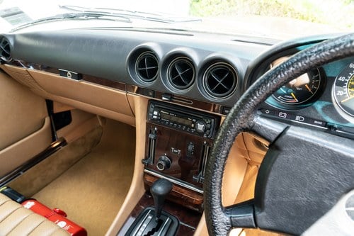1984 Mercedes-Benz 500SL (R107) à vendre (picture 21 of 133)