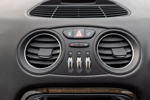 2004 Mercedes-Benz SL500 (R230) till salu (bild 117 av 285)