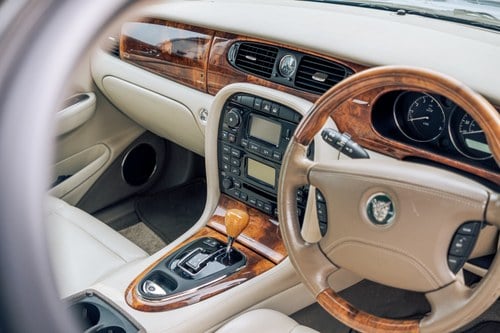 2003 Jaguar XJ8 X350 In vendita (immagine 36 di 155)