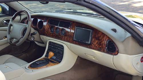 1998 Jaguar XKR Convertible zum Verkauf (Bild 32 von 65)