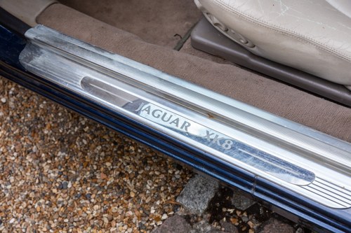 1999 Jaguar XK8 zum Verkauf (Bild 27 von 123)