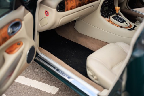 1998 Jaguar X308 XJR In vendita (immagine 67 di 176)