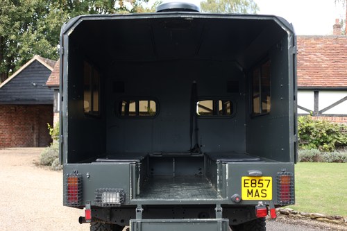 1987 Land Rover 110 Ambulance ex-Singapore Armed Forces In vendita (immagine 8 di 194)