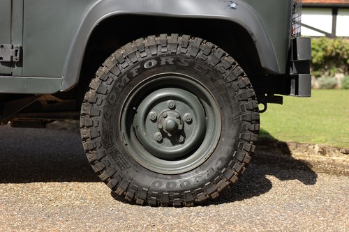 1987 Land Rover 110 Ambulance ex-Singapore Armed Forces In vendita (immagine 5 di 194)