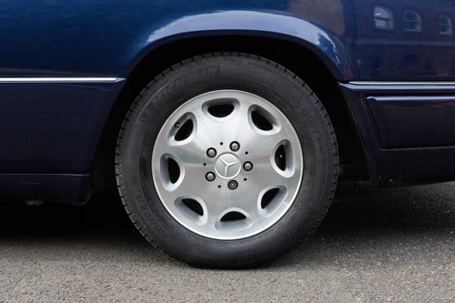 1994 Mercedes-Benz C124 320E à vendre (picture 19 of 150)