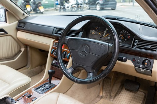 1994 Mercedes-Benz C124 320E à vendre (picture 24 of 150)