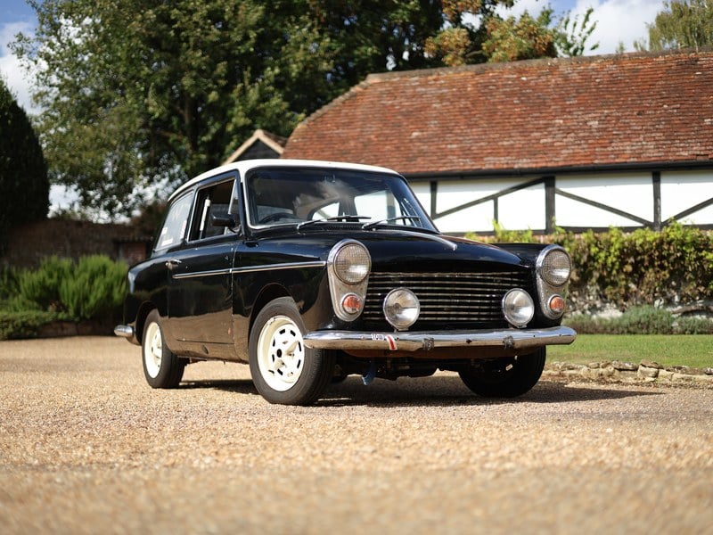 Voitures Classiques et Anciennes à Vendre - Enchères et Annonces