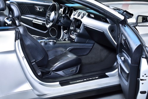 2016 Ford Mustang Mk6 2.3L EcoBoost Convertible 310hp For Sale (picture 60 of 82)