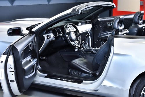 2016 Ford Mustang Mk6 2.3L EcoBoost Convertible 310hp For Sale (picture 43 of 82)