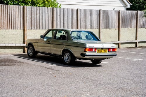 1984 Mercedes-Benz W123 300D Automatic In vendita (immagine 12 di 85)