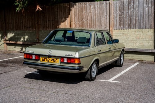 1984 Mercedes-Benz W123 300D Automatic In vendita (immagine 31 di 85)