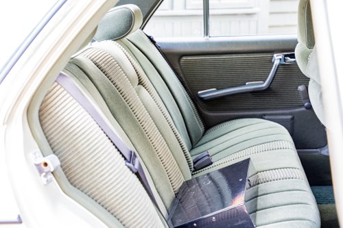 1984 Mercedes-Benz W123 300D Automatic In vendita (immagine 37 di 85)