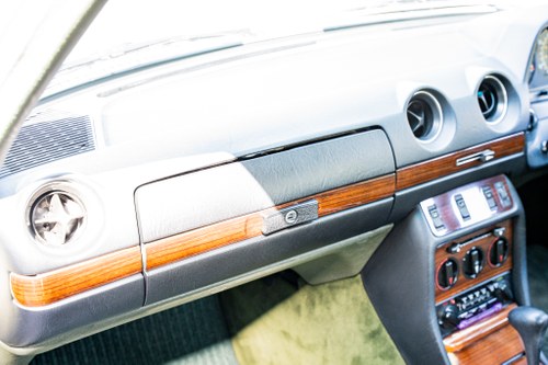 1984 Mercedes-Benz W123 300D Automatic In vendita (immagine 8 di 85)