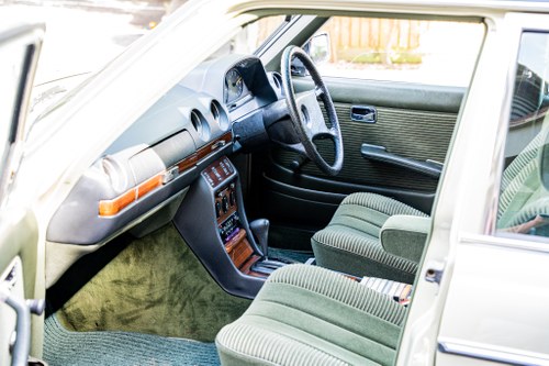 1984 Mercedes-Benz W123 300D Automatic In vendita (immagine 18 di 85)