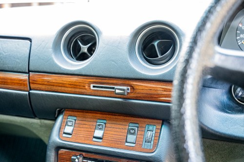 1984 Mercedes-Benz W123 300D Automatic In vendita (immagine 24 di 85)