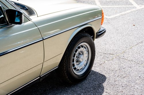 1984 Mercedes-Benz W123 300D Automatic In vendita (immagine 56 di 85)