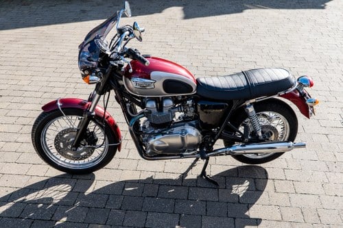 2002 Triumph Bonneville zum Verkauf (Bild 24 von 115)