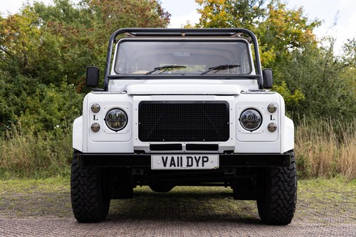 2011 Land Rover Defender 90 Puma 'Miserden' For Sale (picture 2 of 154)