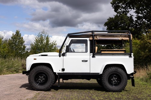2011 Land Rover Defender 90 Puma 'Miserden' For Sale (picture 4 of 154)