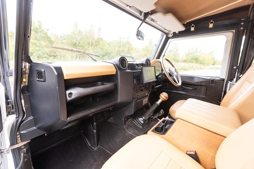 2011 Land Rover Defender 90 Puma 'Miserden' For Sale (picture 17 of 154)