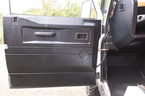 2011 Land Rover Defender 90 Puma 'Miserden' For Sale (picture 22 of 154)