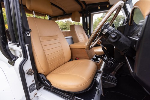 2011 Land Rover Defender 90 Puma 'Miserden' For Sale (picture 26 of 154)