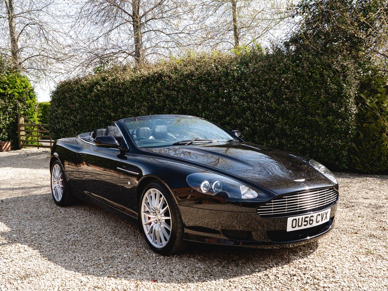 MINICHAMPS 1/18 SCALE diecast 150 137320 - Aston Martin DB9 - Silver MINICHAMPS 1/18 SCALE diecast 150 137320 - Aston Martin DB9 - Silver