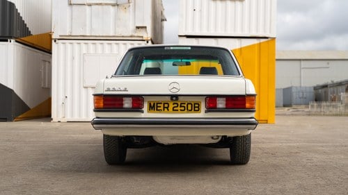 1984 Mercedes-Benz W123 230E Automatic Te koop (foto 13 van 209)