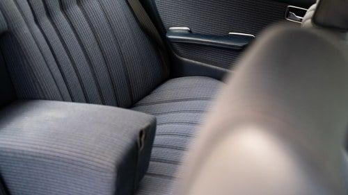 1984 Mercedes-Benz W123 230E Automatic Te koop (foto 22 van 209)