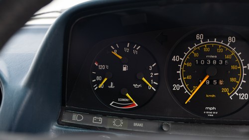 1984 Mercedes-Benz W123 230E Automatic Te koop (foto 38 van 209)