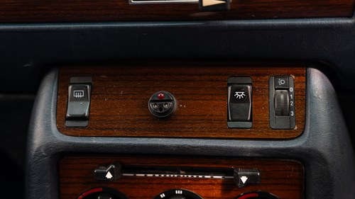 1984 Mercedes-Benz W123 230E Automatic Te koop (foto 71 van 209)