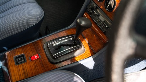 1984 Mercedes-Benz W123 230E Automatic Te koop (foto 76 van 209)