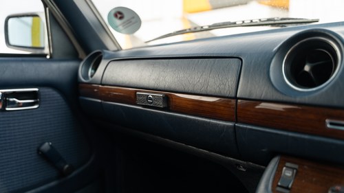 1984 Mercedes-Benz W123 230E Automatic Te koop (foto 77 van 209)