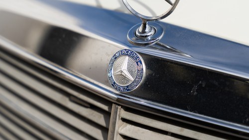 1984 Mercedes-Benz W123 230E Automatic Te koop (foto 94 van 209)