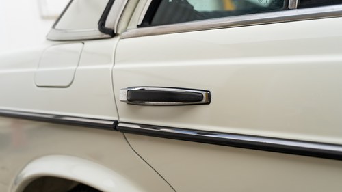 1984 Mercedes-Benz W123 230E Automatic Te koop (foto 105 van 209)