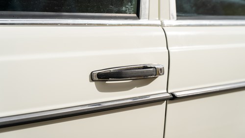 1984 Mercedes-Benz W123 230E Automatic Te koop (foto 112 van 209)