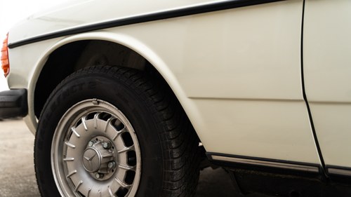 1984 Mercedes-Benz W123 230E Automatic Te koop (foto 115 van 209)