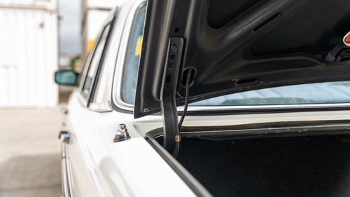 1984 Mercedes-Benz W123 230E Automatic Te koop (foto 80 van 209)