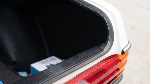 1984 Mercedes-Benz W123 230E Automatic Te koop (foto 86 van 209)