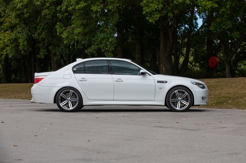 2010 BMW E60 M5 In vendita (immagine 10 di 210)