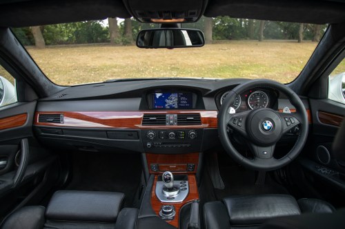 2010 BMW E60 M5 In vendita (immagine 93 di 210)