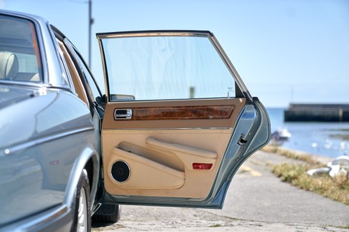 1991 Daimler XJ40 Te koop (foto 32 van 146)