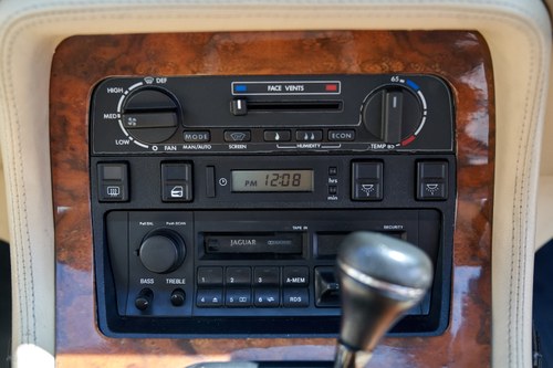 1991 Daimler XJ40 Te koop (foto 50 van 146)