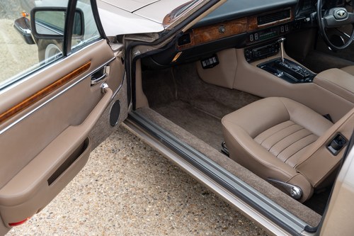 1987 Jaguar XJ-SC V12 à venda (imagem 48 de 193)