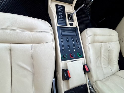 1983 Ferrari Mondial QV In vendita (immagine 53 di 175)