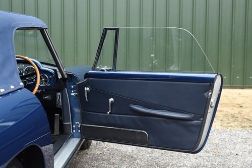 1963 Aston Martin DB4 Series V Convertible En venta (imagen 37 de 179)