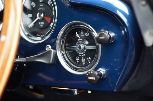 1963 Aston Martin DB4 Series V Convertible En venta (imagen 57 de 179)