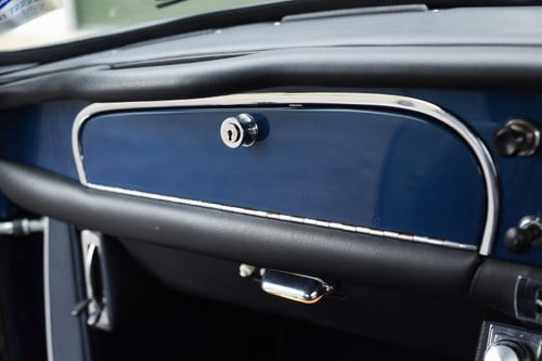 1963 Aston Martin DB4 Series V Convertible En venta (imagen 67 de 179)